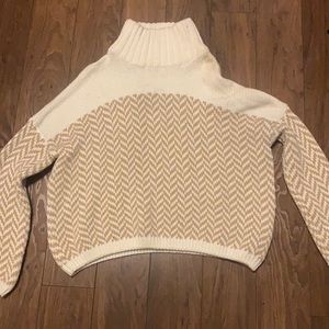 WOMEN’S SWEATER